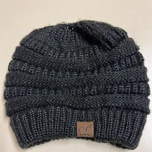 C.C. Exclusives Gray and Metallic Knit Winter Hat - VGUC